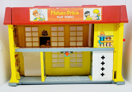 Fisher Price Original Little People #931 Play Family Children's Hospital