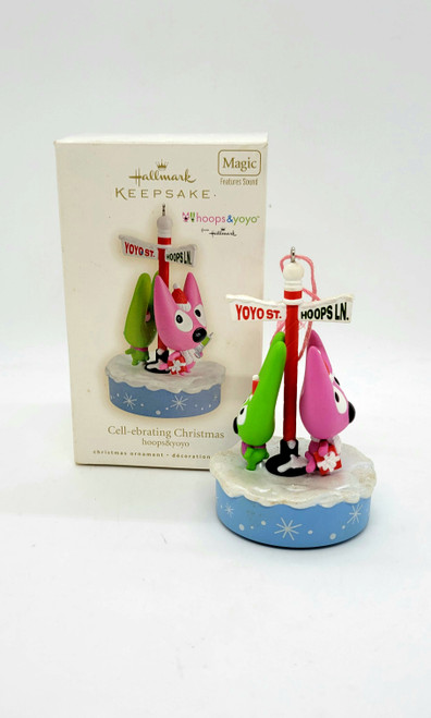 Hallmark Keepsake Ornament: Hoops & Yoyo - Cell-ebrating Christmas