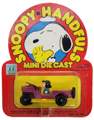 SNOOPY HANDFULS MINI DIE CAST ミニカー Hasbro 1965 Snoopy Handfuls Mini Die-cast Lucy in Purple Jeep