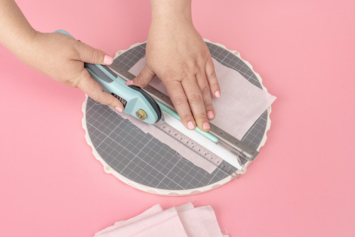 We R Memory Keepers Rotating Platform & Cutting Mat-10" - 60000776