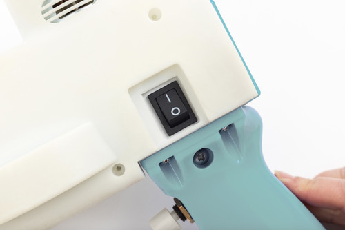 We R Memory Keepers Easy Tuft Tufting Tool- - 60000374 We R Memory Keepers Easy Tuft Tufting Tool- - 60000374