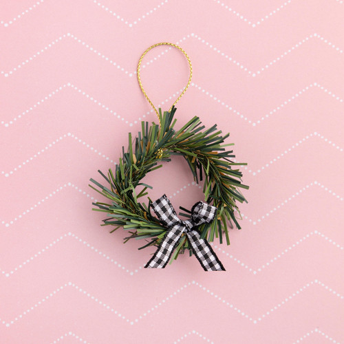 Mittens & Mistletoe Wreaths 4/Pkg- - CPMM3751