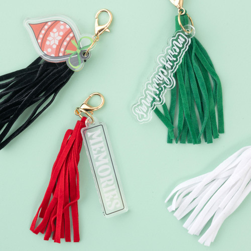 Vicki Boutin Evergreen & Holly Tassels 4/Pkg-W/Charms - VBEH3713 Vicki Boutin Evergreen & Holly Tassels 4/Pkg-W/Charms - VBEH3713