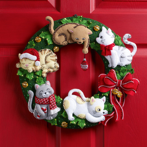 Bucilla Felt Wreath Applique Kit 15" Round-Holiday Housecats - 89490E - 046109894904