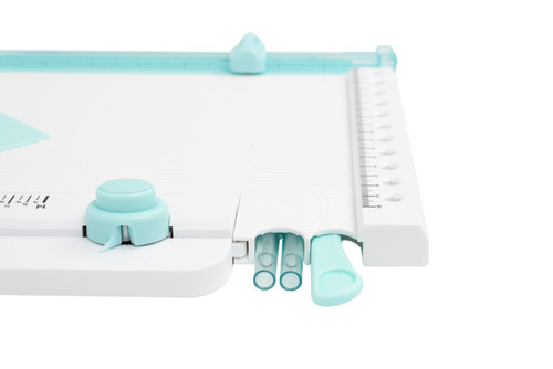 We R Memory Keepers The Works All-In-One Tool-12 Pieces - WR660581