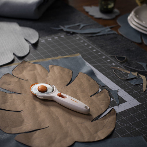 Fiskars 60MM Stick Rotary Cutter-Stick Rotary Cutter - 5A003KPK-1HG5L Fiskars 60MM Stick Rotary Cutter-Stick Rotary Cutter - 5A003KPK-1HG5L