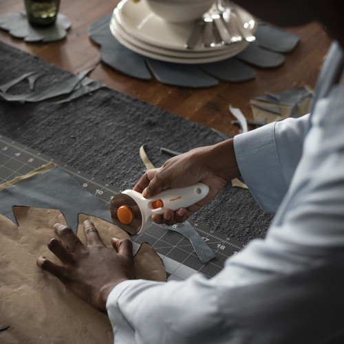 Fiskars 60MM Stick Rotary Cutter-Stick Rotary Cutter - 5A003KPK-1HG5L Fiskars 60MM Stick Rotary Cutter-Stick Rotary Cutter - 5A003KPK-1HG5L