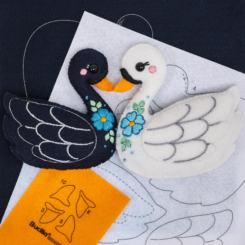 Bucilla Perfect Pair Felties Embroidery Kit-Swan Sweeties - 5A003SYV-1HPBS