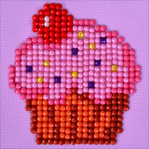 Diamond Dotz Starter Diamond Art Kit 3"X3"-Cup Cake Yum - DDS012