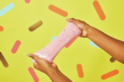 Elmer's Gue Pre-Made Slime 8oz W/Mix-Ins-Strawberry Donut - E21240-37179 Elmer's Gue Pre-Made Slime 8oz W/Mix-Ins-Strawberry Donut - E21240-37179