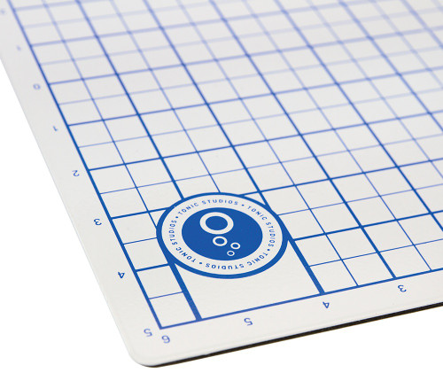 Tonic Studios Magnetic Crafter's Platform-Includes 2 Magnets - 3726E Tonic Studios Magnetic Crafter's Platform-Includes 2 Magnets - 3726E