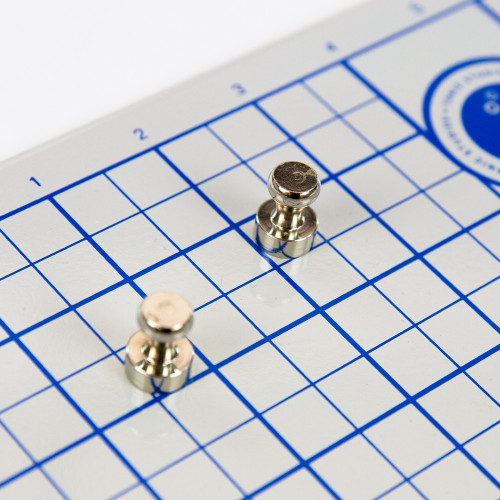 Tonic Studios Magnetic Crafter's Platform-Includes 2 Magnets - 3726E Tonic Studios Magnetic Crafter's Platform-Includes 2 Magnets - 3726E