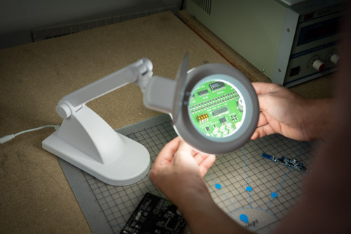 Daylight LED Magnifying Table Lamp-White - UN1050 Daylight LED Magnifying Table Lamp-White - UN1050