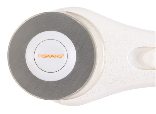 Fiskars Sparkle Rotary Cutter 45mm-White - F197954 Fiskars Sparkle Rotary Cutter 45mm-White - F197954