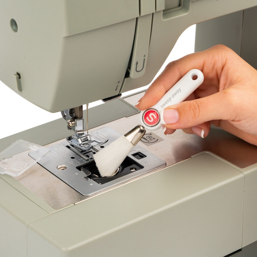 Singer Nylon Angled-Edge Lint Brush W/Comfort Grip- - 02056 Singer Nylon Angled-Edge Lint Brush W/Comfort Grip- - 02056