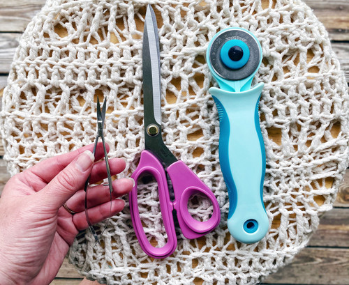 Havel's Snip-Eze Embroidery Snips 4.75"-Pointed Tips - 33010 Havel's Snip-Eze Embroidery Snips 4.75"-Pointed Tips - 33010