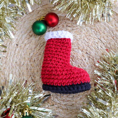 Hoooked Amigurumi DIY Kit W/Eco Barbante Yarn-Christmas Ornaments - PAK291 Hoooked Amigurumi DIY Kit W/Eco Barbante Yarn-Christmas Ornaments - PAK291