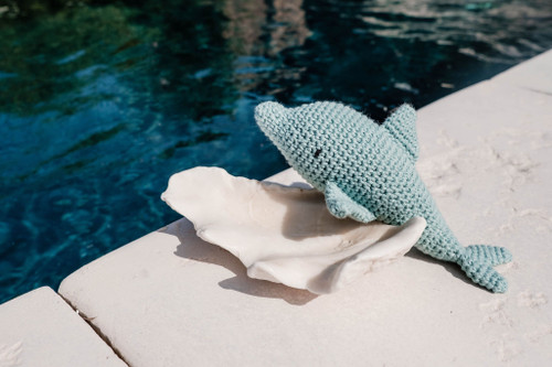 Hoooked Amigurumi DIY Kit W/Eco Barbante Yarn-Dolphin Sado - PAK353 Hoooked Amigurumi DIY Kit W/Eco Barbante Yarn-Dolphin Sado - PAK353
