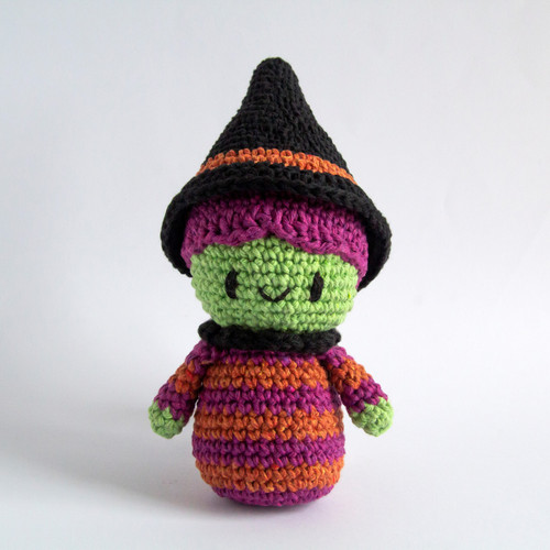 Hoooked Amigurumi DIY Kit W/Eco Barbante Yarn-Wicked Witch - PAK337 - 8720629395395