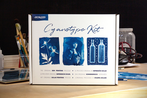 Jacquard Cyanotype Kit-Sun Printing Process - 5A00240K-1G79L Jacquard Cyanotype Kit-Sun Printing Process - 5A00240K-1G79L