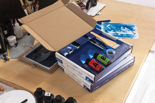 Jacquard Cyanotype Kit-Sun Printing Process - 5A00240K-1G79L Jacquard Cyanotype Kit-Sun Printing Process - 5A00240K-1G79L