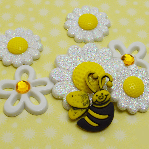 6 Pack - Dress It Up Embellishments-Daisy - DIUBTN-1G5L5 6 Pack - Dress It Up Embellishments-Daisy - DIUBTN-1G5L5