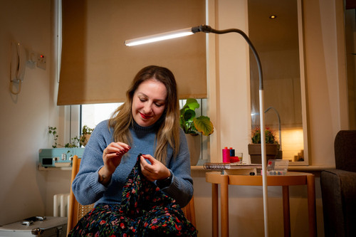 Daylight UnoPro Floor Lamp-White/Gray - 5A002GLC-1GJ40 Daylight UnoPro Floor Lamp-White/Gray - 5A002GLC-1GJ40