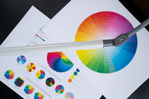 Daylight UnoPro Table Lamp-White/Gray - 5A002GL9-1GJ3Z Daylight UnoPro Table Lamp-White/Gray - 5A002GL9-1GJ3Z