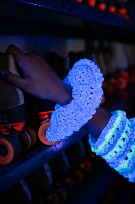 Lion Brand DIY Glow Cozy Yarn-White - 5A0032DG-1H434
