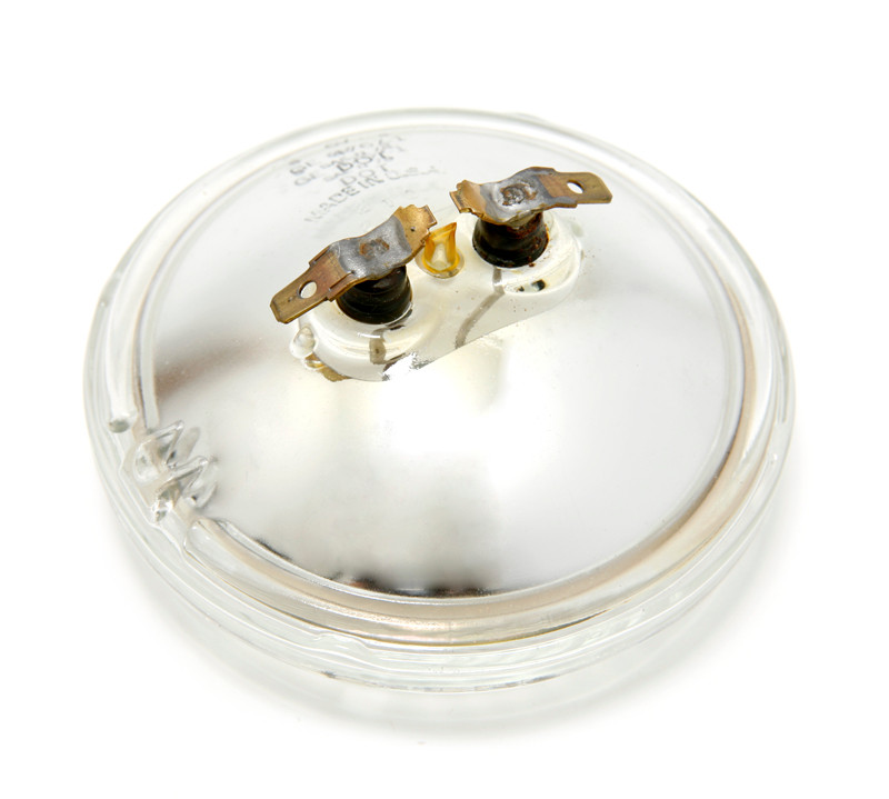 ゼネラル・エレクトリック General Electric シールドビームランプ GE 6 volt 18w Sealed Beam Bulb - Slide Terminals - Moped Division