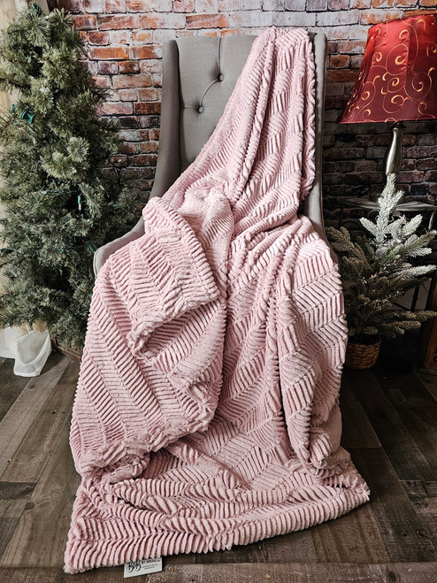 A Dusty Rose SANTA FE Throw Blanket. (50"x60")