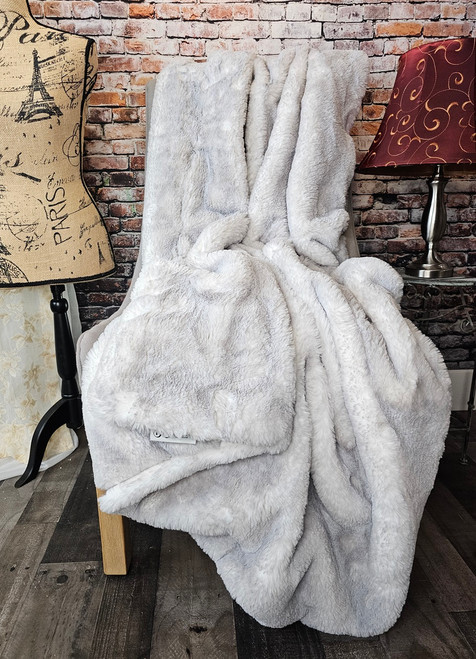 A White & Silver Tip 50"x60" FROSTED ANGORA Large Blanket. *DEAL