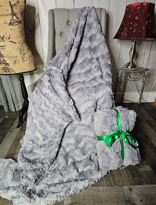 A Blue Steel GLACIER Large Adult Throw Blanket. (60"x62")