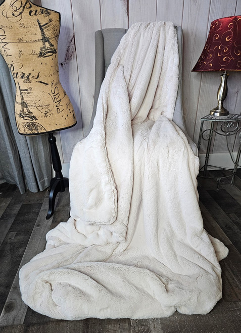 A Pearl White PREMIER BUNNY X-Large Adult Blanket. (60"x75") 