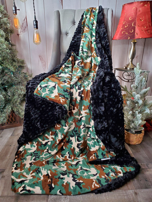 A 52"x60" CAMOUFLAGE Blanket, color is Green. w/the "GATOR" Minky back. *DEAL