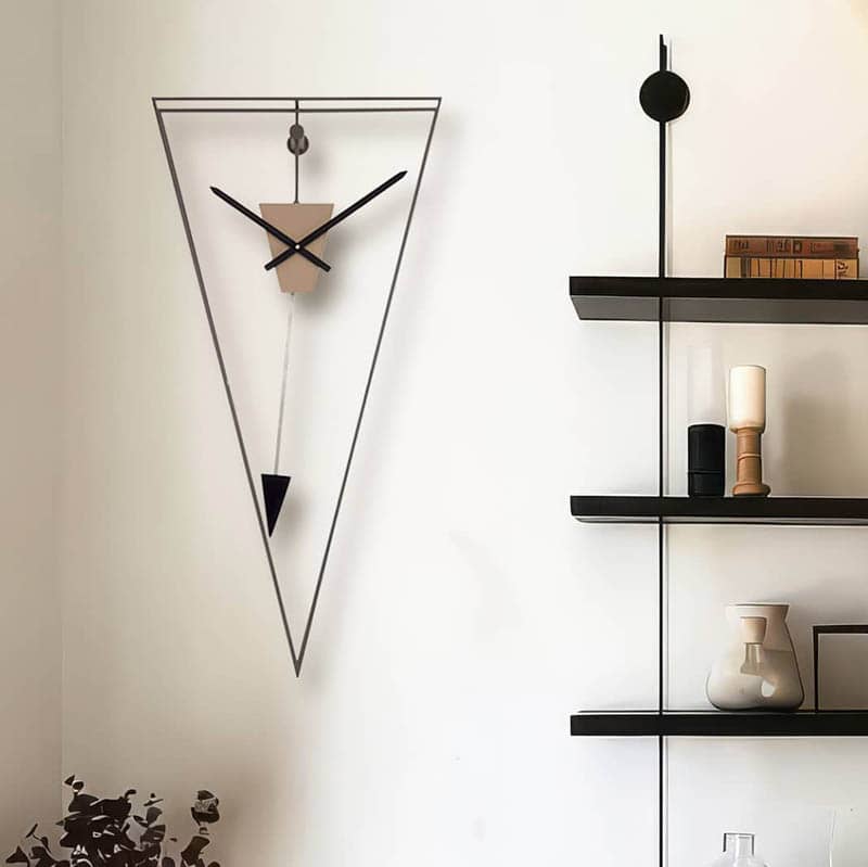 Triangolo (Triangle) Clock