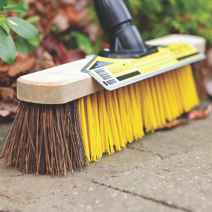Bulldozer 15 inch Utility Broom HQ.CD.16/BAY/C4 Bulldozer 15 inch Utility Broom HQ.CD.16/BAY/C4