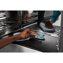Maytag® Four à micro-ondes à hotte intégrée encastré affleurant avec gril YMMMF8030PZ