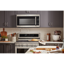 Four à micro-ondes de 30 po avec puissance de cuisson de 900 watts et 7 fonctions de capteur KitchenAid® YKMHS120ES