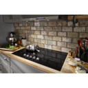 Kitchenaid® Table de cuisson électrique avec 5 éléments et boutons de commande - 36 po KCES556HBL