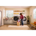 Whirlpool® Laveuse à chargement frontal intelligente certifiée ENERGY STAR® avec système de ventilation FreshFlow™ de 5.2 pi cu WFW5720RR
