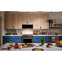Kitchenaid® Four à micro-ondes à hotte intégrée à profil bas intelligent avec ventilateur double YKMML550RBS