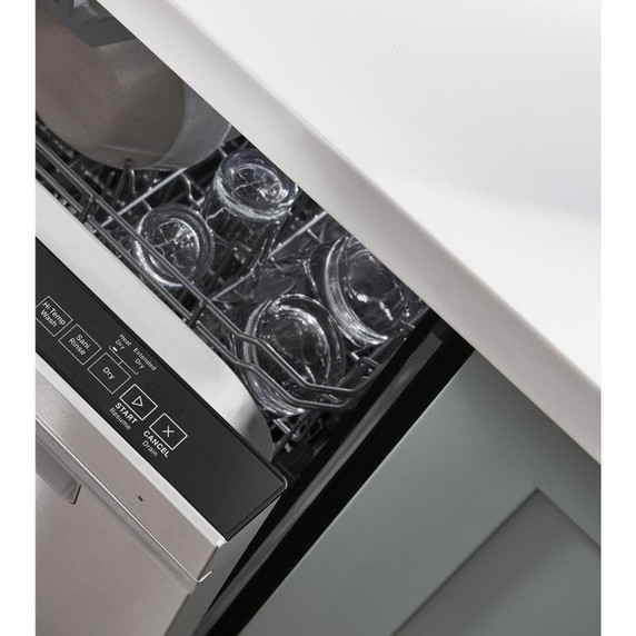 Whirlpool® Lave-vaisselle résistant aux traces de doigts à grande capacité avec 3e panier WDT970SAKZ