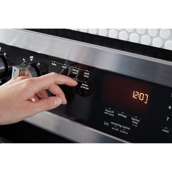 Cuisinière électrique avec convection véritable et préchauffage rapide - 30 po - 6.4 pi cu Maytag® YMER8800FZ