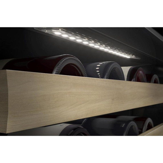 Kitchenaid® Cellier sous le comptoir avec porte en verre et porte-bouteilles à devant en bois - 24 po KUWR214KSB