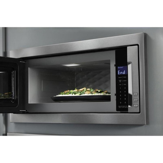 Kitchenaid® Four à micro-ondes à hotte intégrée à profil bas de 900 watts avec trousse de garniture étroite YKMBT5011KS