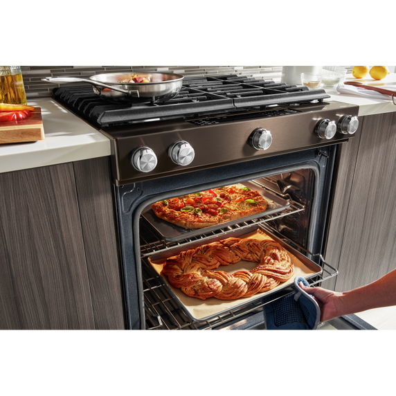 Cuisinière au gaz à commandes frontales à convection avec 5 brûleurs - 30 po KitchenAid® KSGG700EBS