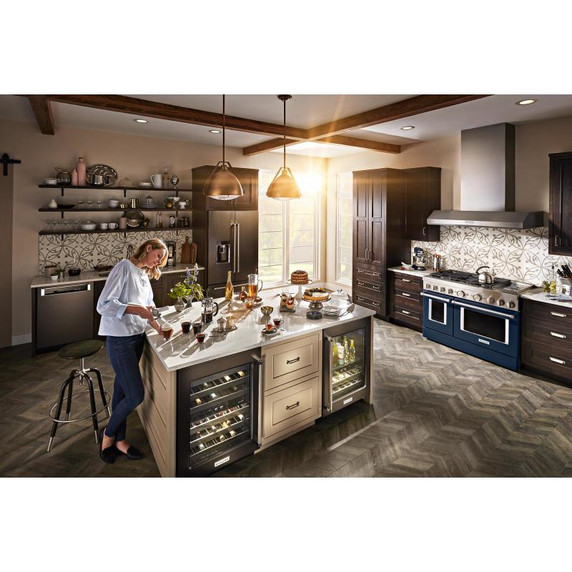 Cuisinière commerciale intelligente bicombustible KitchenAid® avec plaque chauffante, 48 po KFDC558JIB