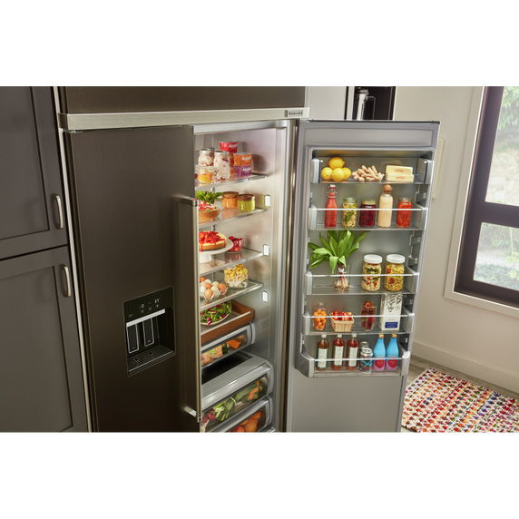 Réfrigérateur sous le comptoir avec porte en verre et tablettes à accents métalliques et fini printshieldtm - 24 po KitchenAid® KURR314KBS