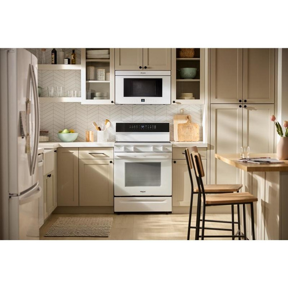 Whirlpool® Cuisinière électrique intelligente de 30 pouces avec technologie de cuisson à air, revêtement WipeClean™, auto-nettoyage/netoyage à la vapeur, préchauffage à grande vitesse et capacité de 5.3 pi cu YWFES7530RW Whirlpool® Cuisinière électrique intelligente de 30 pouces avec technologie de cuisson à air, revêtement WipeClean™, auto-nettoyage/netoyage à la vapeur, préchauffage à grande vitesse et capacité de 5.3 pi cu YWFES7530RW